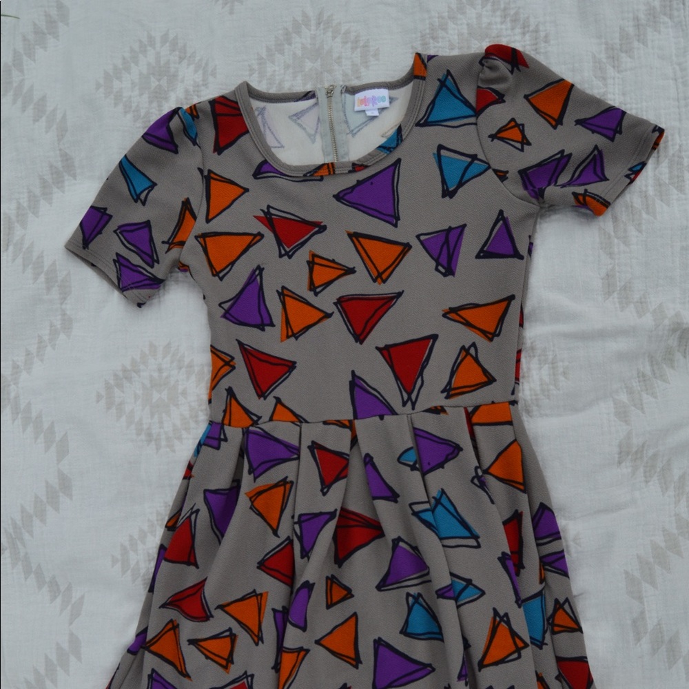 S LulaRoe Amelia triangle dress